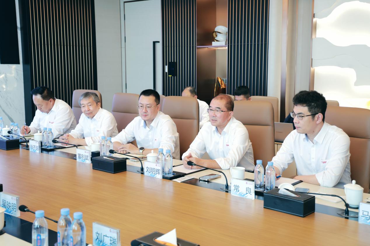 聚力双碳 共启新程｜宁德时代代表团到访中国燃气 共谋综合零碳能源深度合作